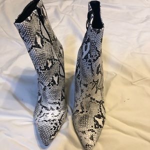 leather like snake skin boots with heel!